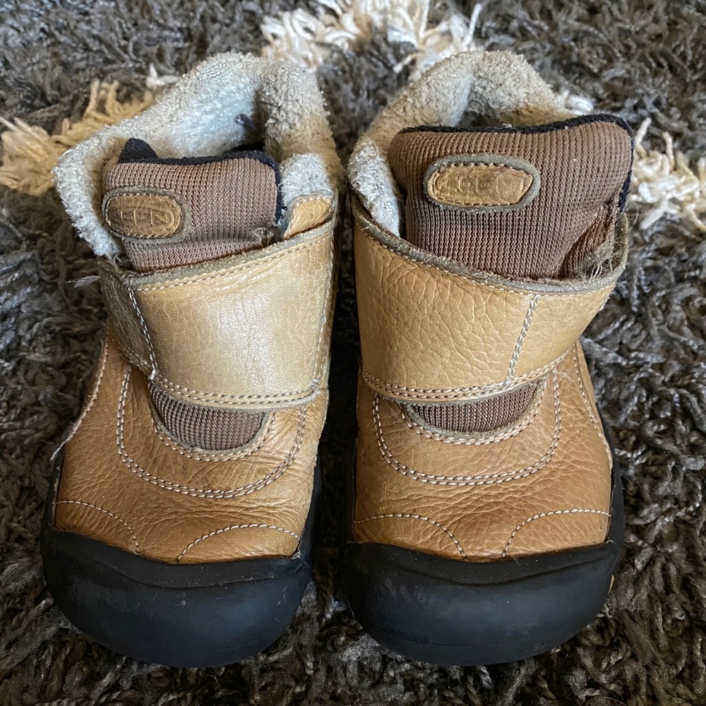 Keen winter boots size 10C